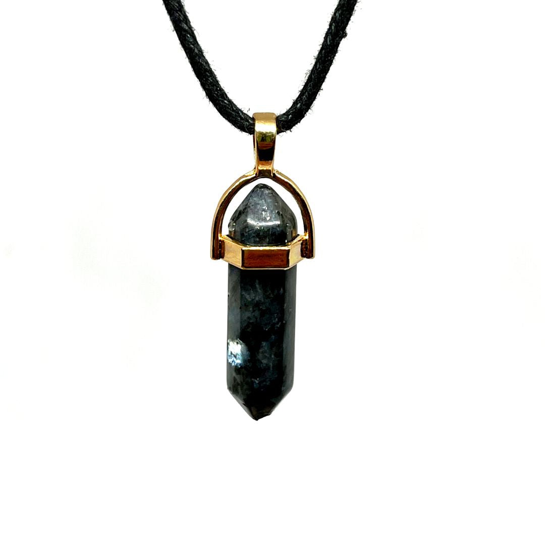 Collar con Dije de Labradorita en Forma de Punta de Lápiz