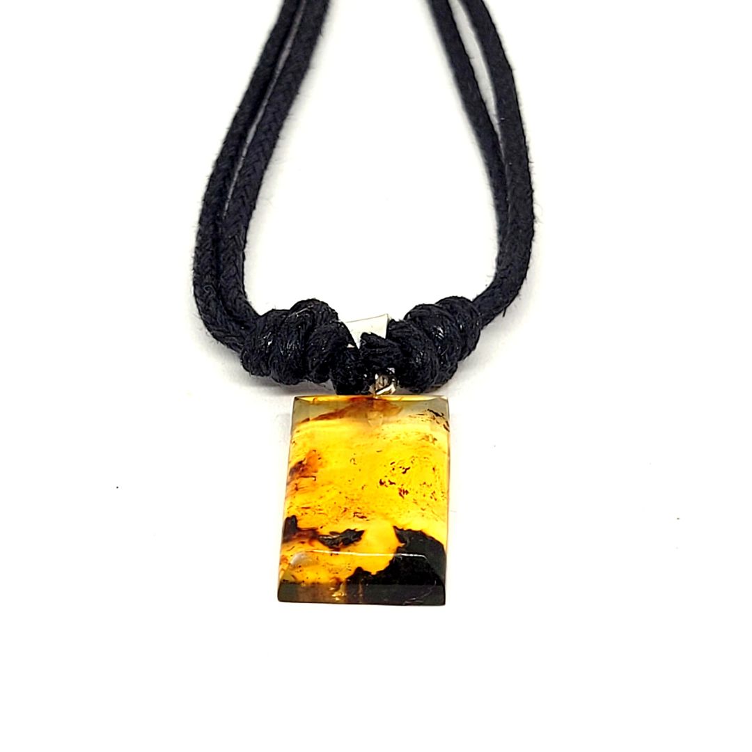Collar con Dije de Ámbar en Forma Rectangular