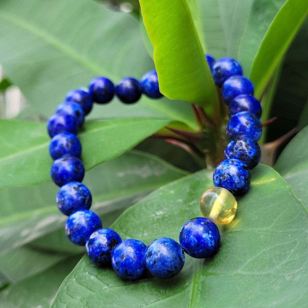 Pulsera de Lapislázuli con Una Perla de Ámbar